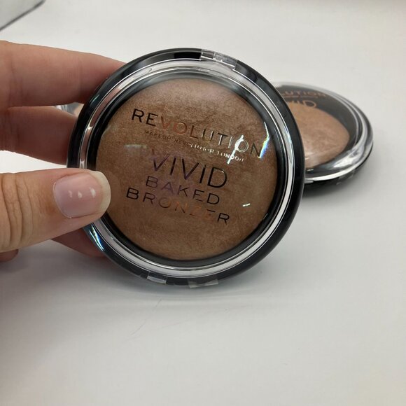 Revolution Vivid Baked Bronzer Golden Days 3 Set Makeup Shimmer Glow 13g Each - Picture 3 of 4